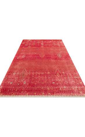 Otantik Kilim Desenli Zara 15 Kırmızı Renkli Hav ve Toz Vermeyen Özel Tezgah Uşak Halısı