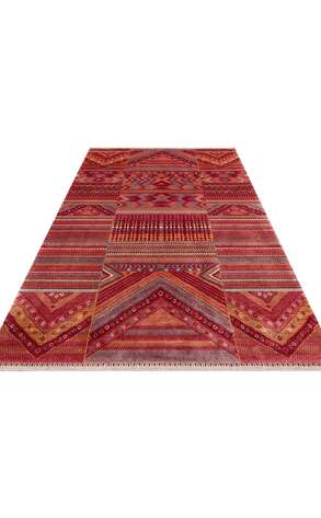 Otantik Kilim Desenli Zara 18 Kırmızı Renkli Hav ve Toz Vermeyen Özel Tezgah Uşak Halısı